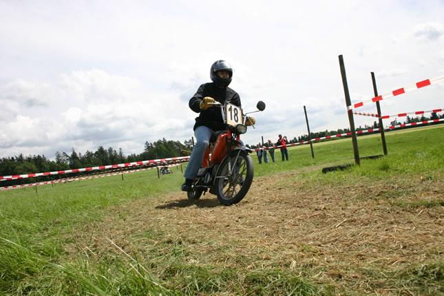 MRD2004-AT_jpg.jpg