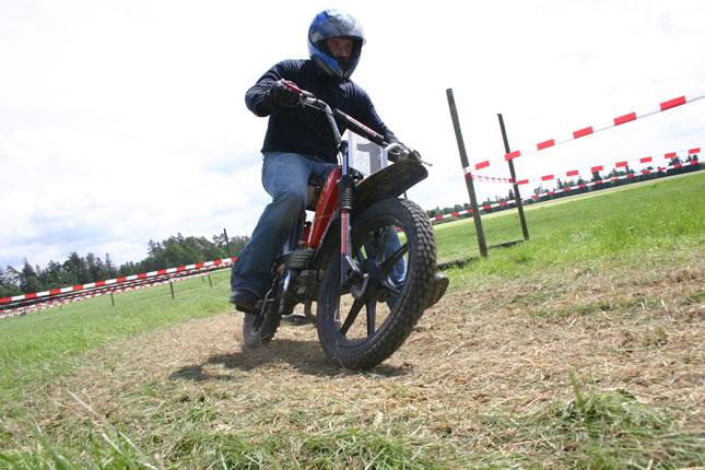 MRD2004-AV_jpg.jpg