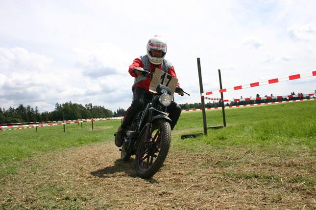 MRD2004-AW_jpg.jpg