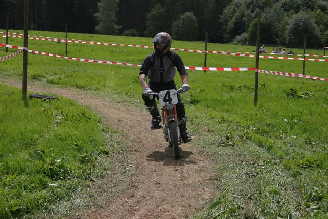 MRD2004-BW_jpg.jpg
