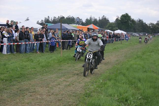 MRD2004-ES_jpg.jpg