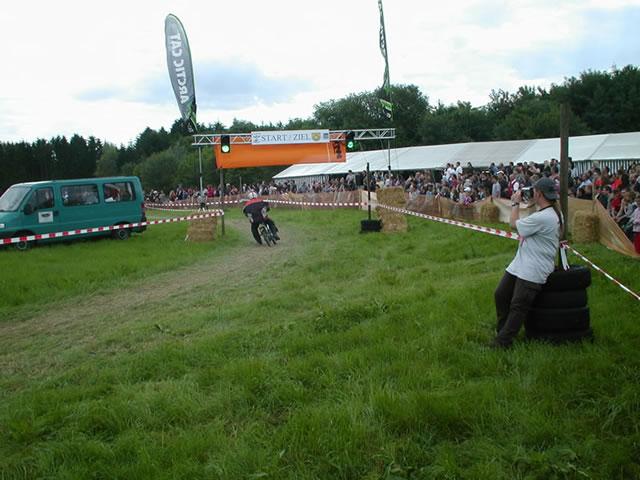 MRD2004-AR_jpg.jpg
