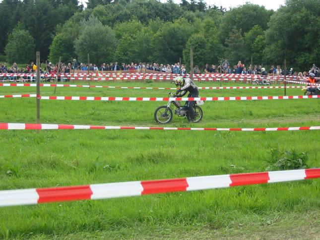 MRD2004-EJ_jpg.jpg