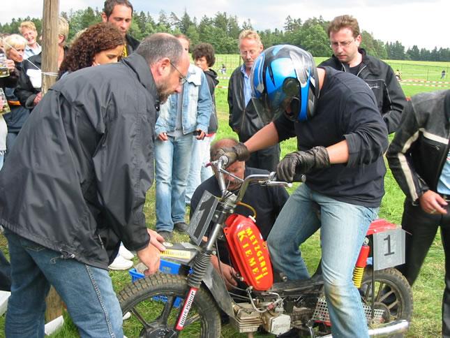 MRD2004-EY_jpg.jpg