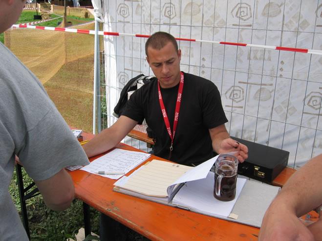 MRD2004-BT_jpg.jpg